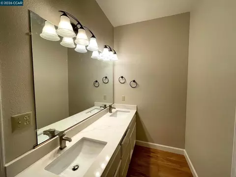 Bath - 2065 Echo Pl, San Ramon, CA 94582 photo 2 of 2