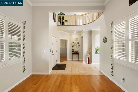 Entry Way - 1615 Laurelbrook Dr, Tracy, CA 95377 photo 3 of 6