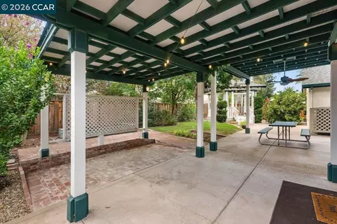 Exterior - 1615 Laurelbrook Dr, Tracy, CA 95377 photo 4 of 7