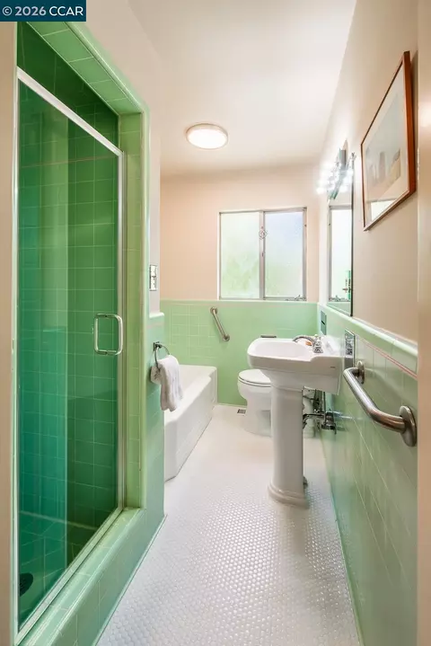 Bath - 1035 Upper Happy Valley Rd, Lafayette, CA 94549 photo 1 of 3