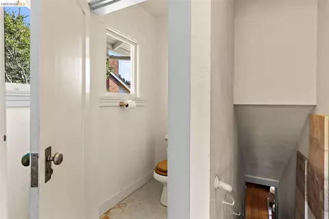 Bath - 1863 Tacoma Ave, Berkeley, CA 94707 photo 2 of 2