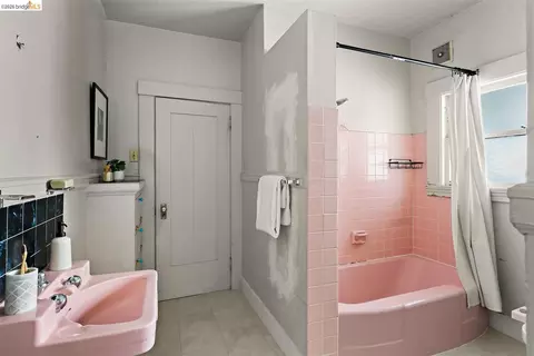 Bath - 1863 Tacoma Ave, Berkeley, CA 94707 photo 1 of 2
