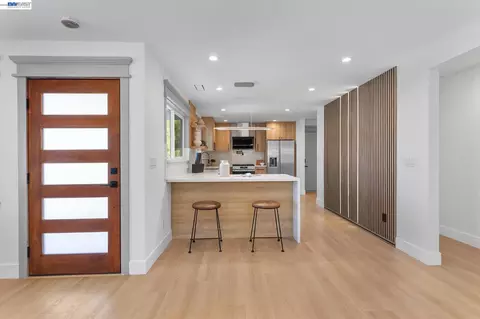 Entry Way - 4247 Gem Ave, Castro Valley, CA 94546 photo 2 of 6