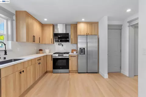 Kitchen - 4247 Gem Ave, Castro Valley, CA 94546 photo 4 of 11