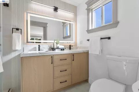 Bath - 4247 Gem Ave, Castro Valley, CA 94546 photo 1 of 10