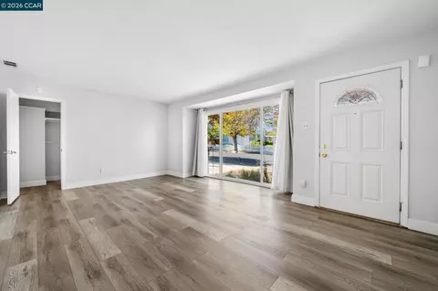 Living - 111 Manor Dr, Bay Point, CA 94565 photo 2 of 5