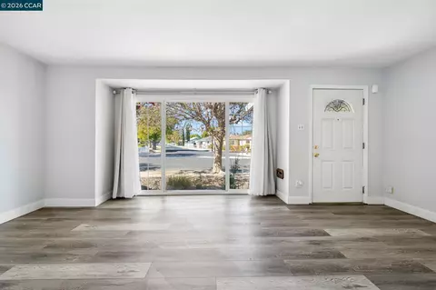 Living - 111 Manor Dr, Bay Point, CA 94565 photo 3 of 5
