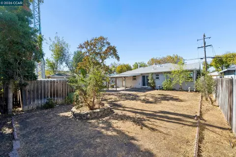 Exterior - 111 Manor Dr, Bay Point, CA 94565 photo 3 of 5