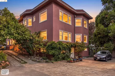 Exterior - 2632 Hillegass Ave #D, Berkeley, CA 94704 photo 3 of 4