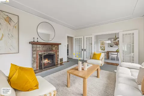 Living - 2632 Hillegass Ave #D, Berkeley, CA 94704 photo 5 of 5
