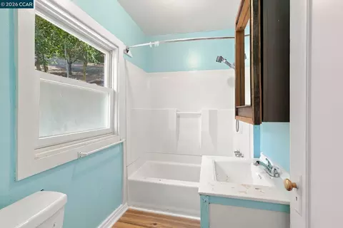 Bath - Undisclosed, Martinez, CA 94553 photo 3 of 3