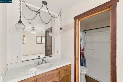 Bath - Undisclosed, Martinez, CA 94553 photo 2 of 3