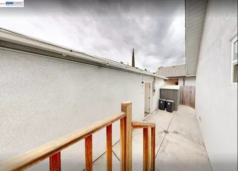 Exterior - 632 N Stockton Ave, Ripon, CA 95366 photo 3 of 4