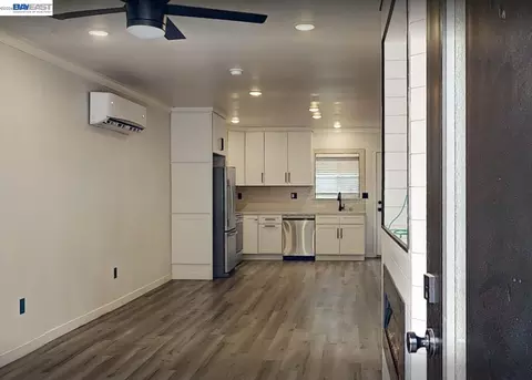 Entry Way - 632 N Stockton Ave, Ripon, CA 95366 photo 4 of 5
