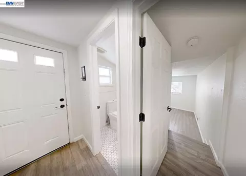 Entry Way - 632 N Stockton Ave, Ripon, CA 95366 photo 3 of 5