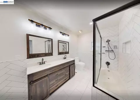 Bath - 632 N Stockton Ave, Ripon, CA 95366 photo 1 of 4