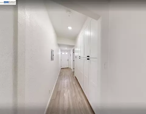 Entry Way - 632 N Stockton Ave, Ripon, CA 95366 photo 2 of 5