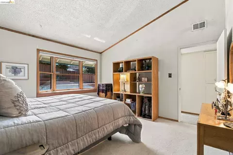 Bedroom - 3421 Hackamore Dr, Hayward, CA 94541 photo 5 of 7