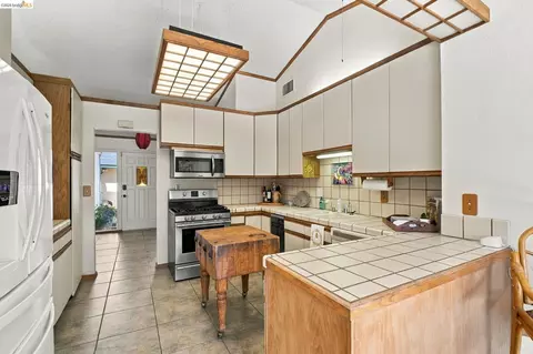 Kitchen - 3421 Hackamore Dr, Hayward, CA 94541 photo 2 of 4