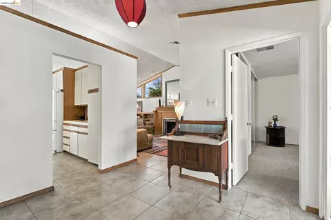 Entry Way - 3421 Hackamore Dr, Hayward, CA 94541 photo 3 of 3