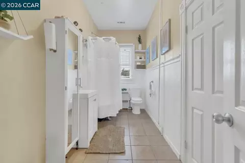 Bath - 5659 Adeline St, Oakland, CA 94608 photo 2 of 4