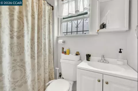 Bath - 5659 Adeline St, Oakland, CA 94608 photo 1 of 4