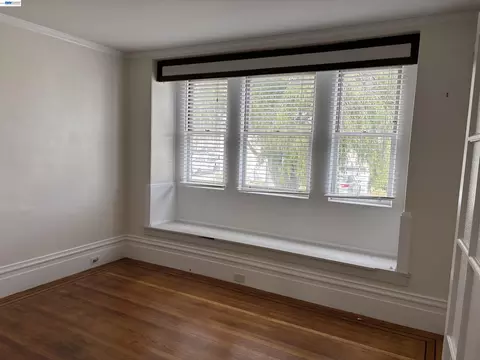 Living - 387 Staples Ave, San Francisco, CA 94112 photo 2 of 3