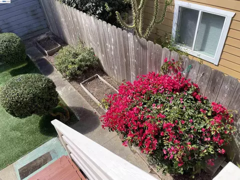 Exterior - 387 Staples Ave, San Francisco, CA 94112 photo 4 of 8