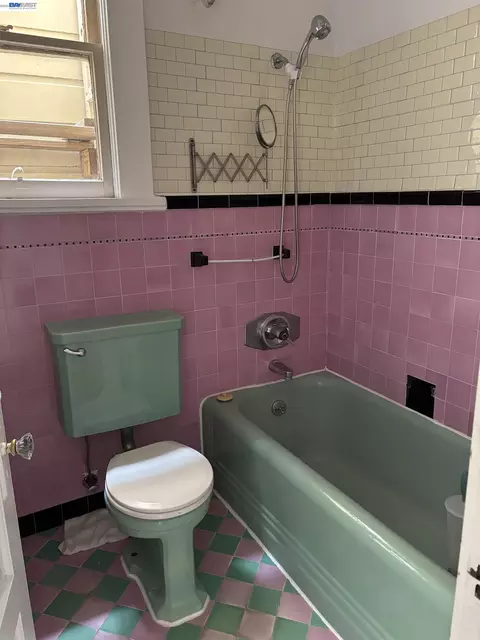 Bath - 387 Staples Ave, San Francisco, CA 94112 photo 1 of 3