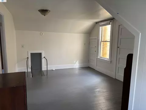 Bedroom - 387 Staples Ave, San Francisco, CA 94112 photo 3 of 5