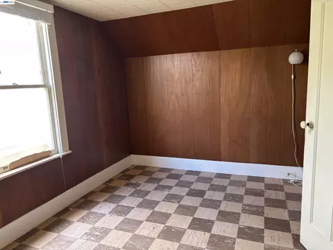 Bedroom - 387 Staples Ave, San Francisco, CA 94112 photo 4 of 5