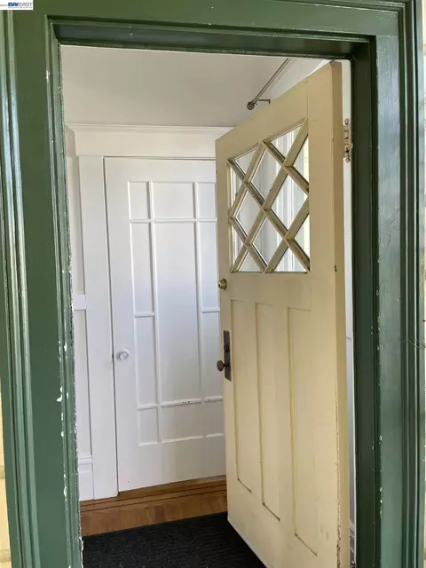 Entry Way - 387 Staples Ave, San Francisco, CA 94112 photo 1 of 6