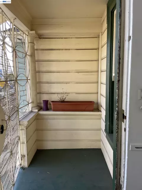 Exterior - 387 Staples Ave, San Francisco, CA 94112 photo 7 of 8