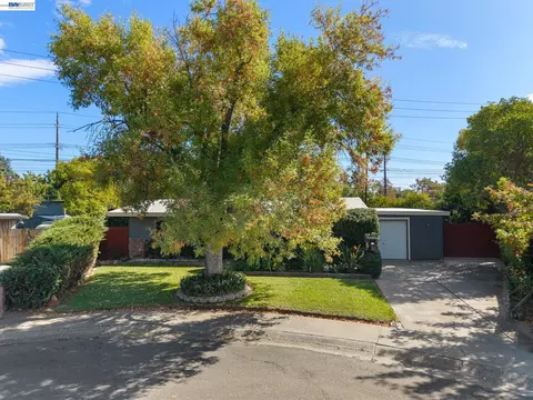 2485 Fernandez Dr, Sacramento, CA 95822