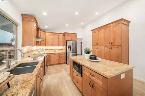 Kitchen - 11731 Betlen Dr, Dublin, CA 94568 photo 5 of 5
