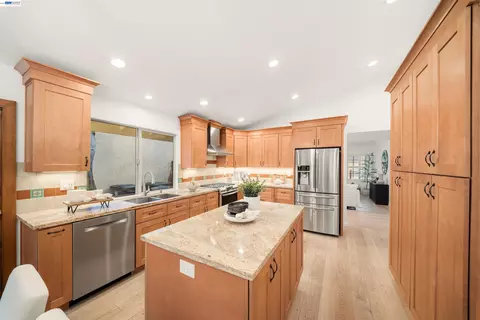 Kitchen - 11731 Betlen Dr, Dublin, CA 94568 photo 3 of 5