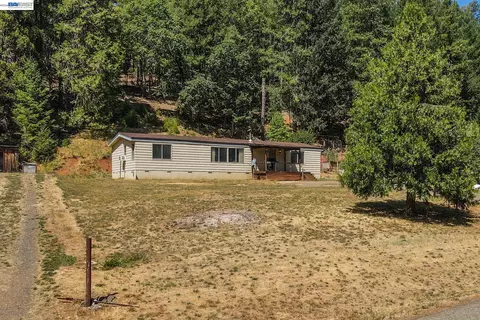 648 Rush Creek Dr, Weaverville, CA 96093