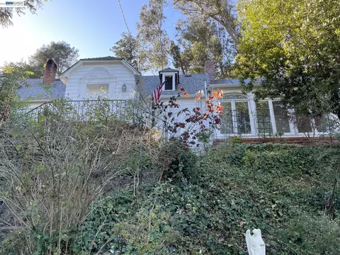 6001 Bruns Ct, Oakland, CA 94611