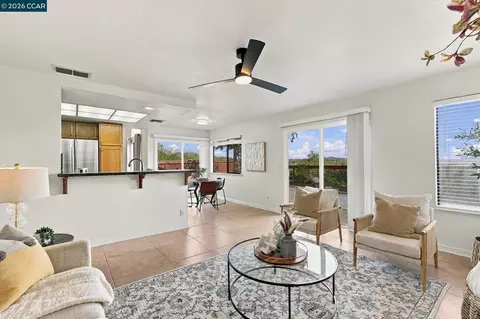 Living - 236 Clearview Dr, Vallejo, CA 94591 photo 2 of 4