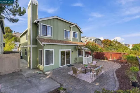 Exterior - 236 Clearview Dr, Vallejo, CA 94591 photo 4 of 6