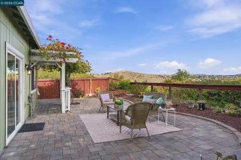 Exterior - 236 Clearview Dr, Vallejo, CA 94591 photo 5 of 6