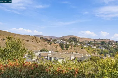 View/Area - 236 Clearview Dr, Vallejo, CA 94591 photo 2 of 4
