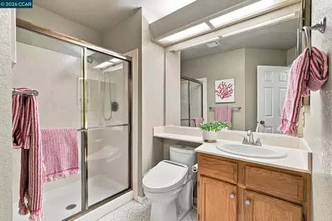 Bath - 236 Clearview Dr, Vallejo, CA 94591 photo 1 of 4