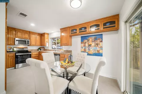Dining - 3937 Highgate Way, Pittsburg, CA 94565 photo 2 of 3