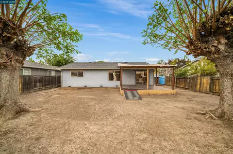 Exterior - 3937 Highgate Way, Pittsburg, CA 94565 photo 5 of 6