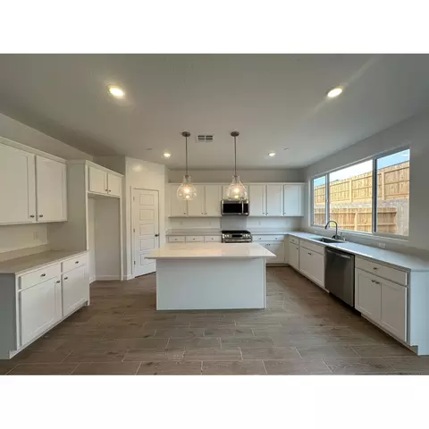 1077 Mill Rd W, Madera, CA 93636 photo 3