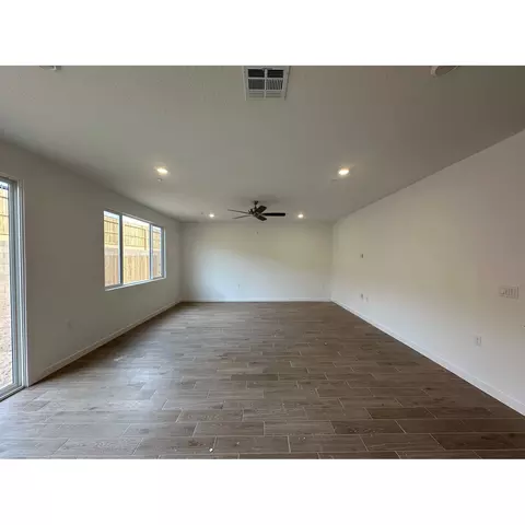 1077 Mill Rd W, Madera, CA 93636 photo 5