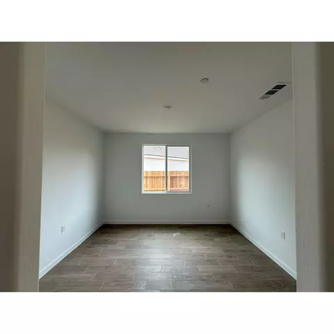 1077 Mill Rd W, Madera, CA 93636 photo 2