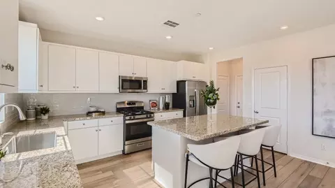 Kitchen - 30037 Gilmore St, Murrieta, CA 92563 photo 1 of 2