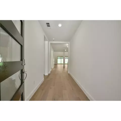 16142 Rustling Woods Rd, Conroe, TX 77302 photo 3